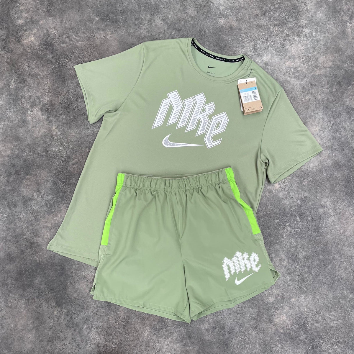 NIKE DRI FIT RUNNING GYM SET SPELL OUT LOGO SAGE GREEN