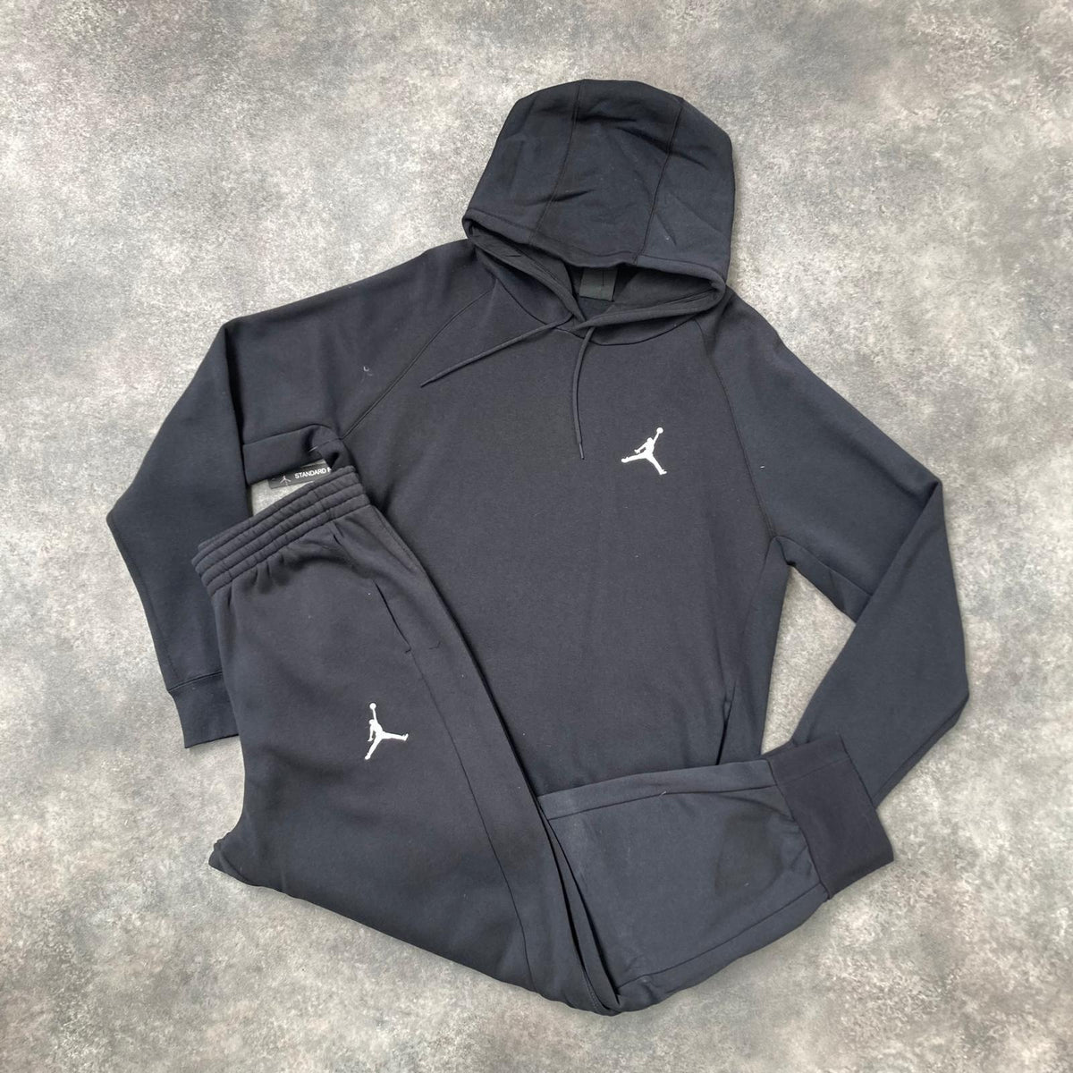 Black jordan tracksuit online