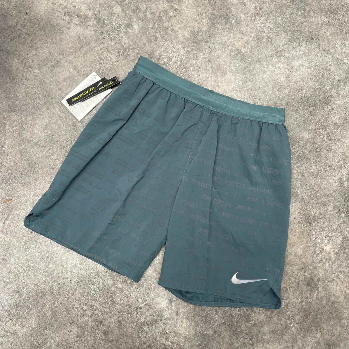 NIKE DRI FIT MENS GYM TRAINING SHORTS GREEN