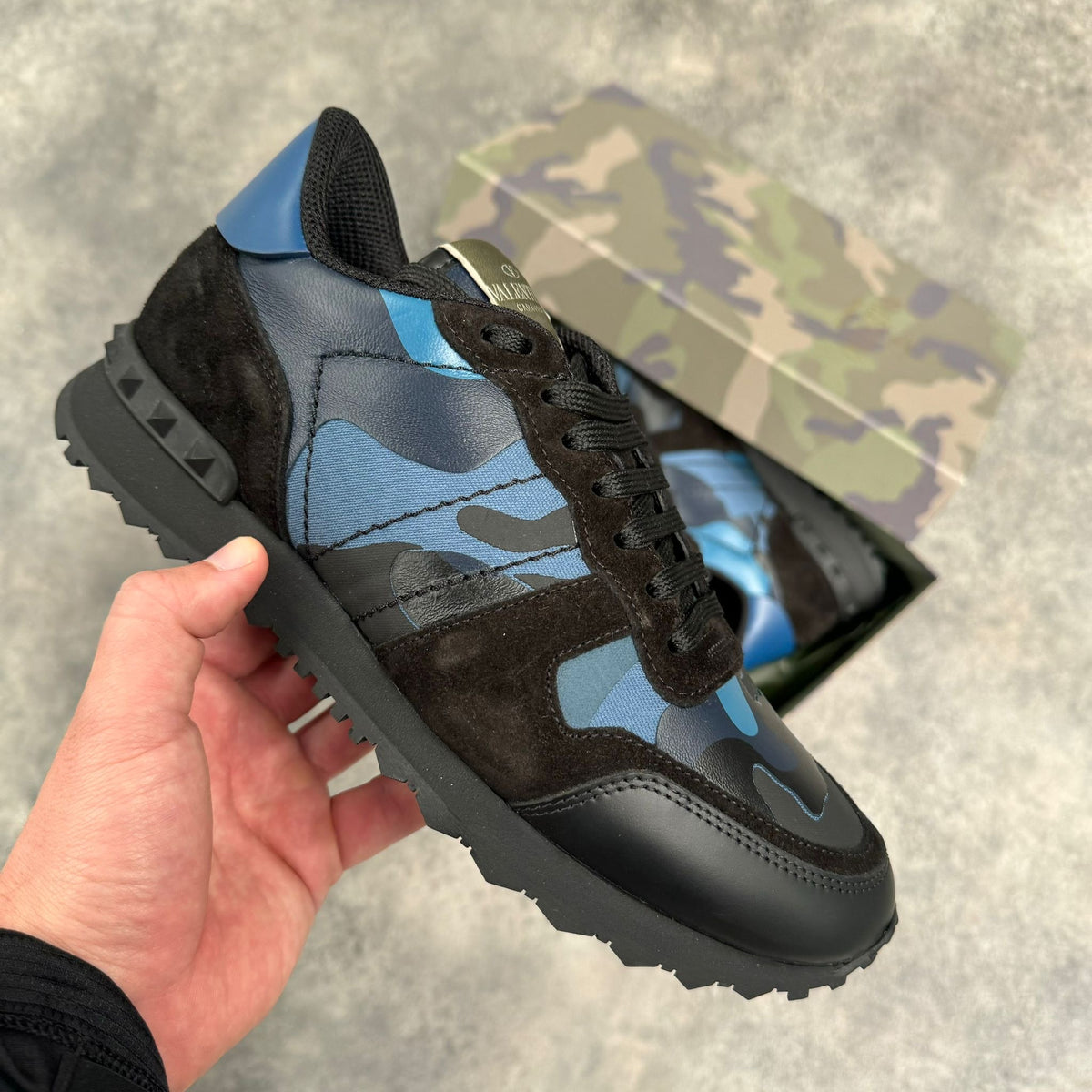 VALENTINO ROCKRUNNER TRAINERS BLACK BLUE LEATHER
