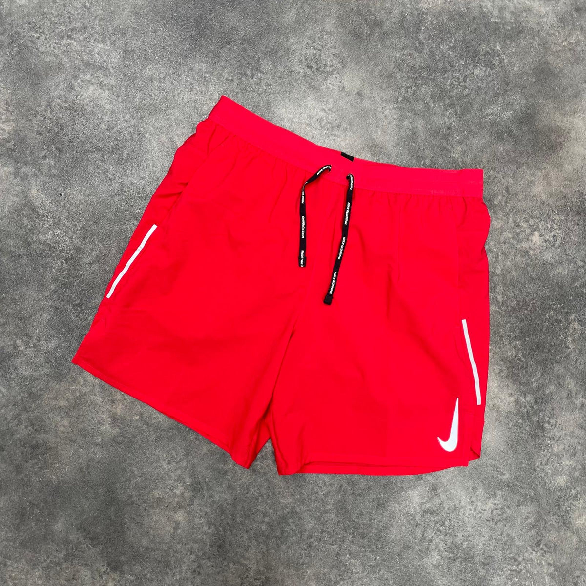 NIKE DRI FIT MENS GYM TRAINING SHORTS RED