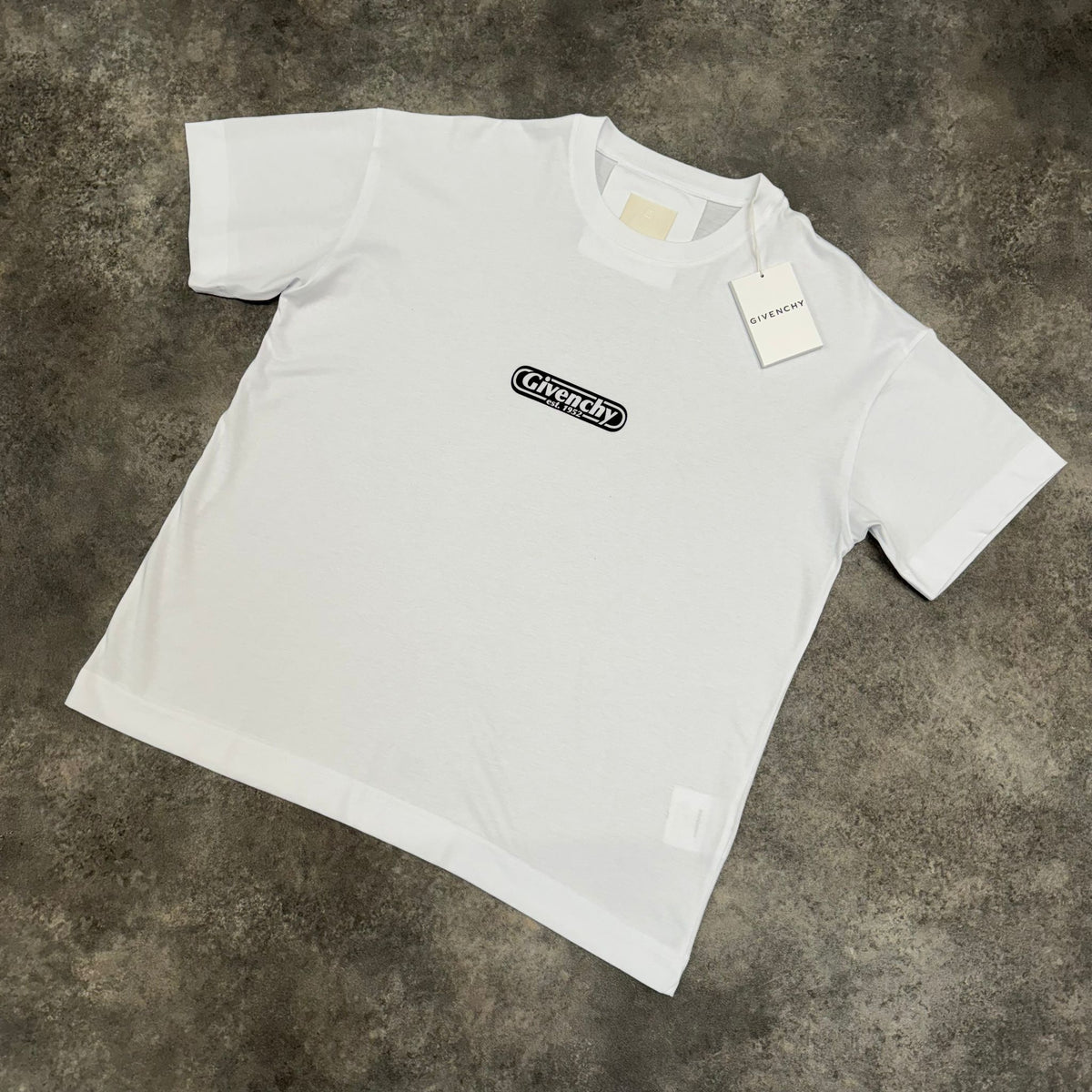 Logo cropped T-shirt in white - Givenchy