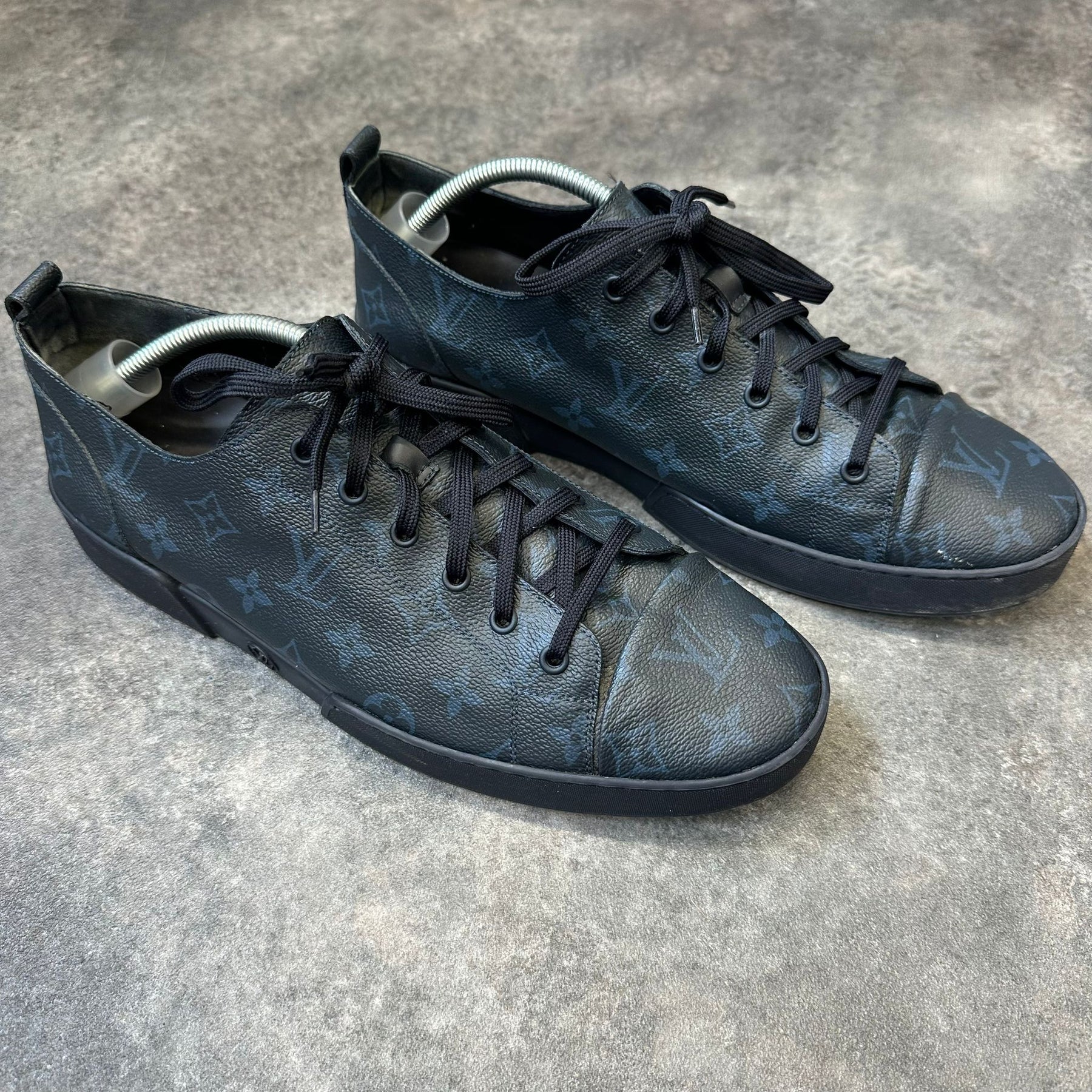 Match up leather low trainers Louis Vuitton Navy size 9.5 UK in