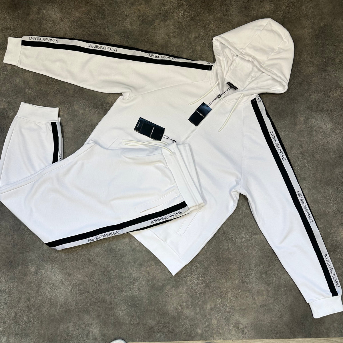 EMPORIO ARMANI ZIP UP HOODED TRACKSUIT WHITE