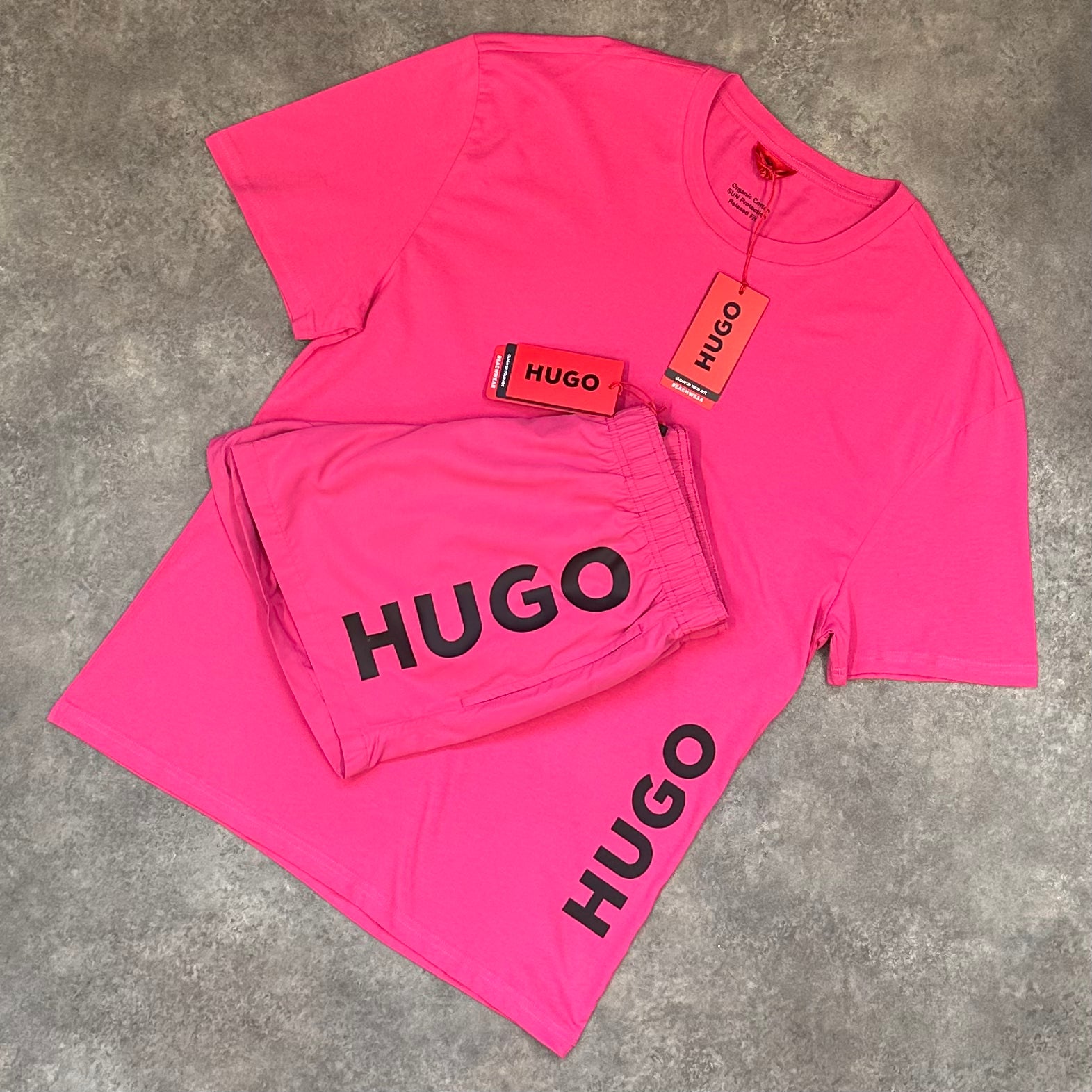 HUGO BOSS HUGO VERTICAL LOGO T-SHIRT & SWIM SHORTS SET BUBBLEGUM PINK