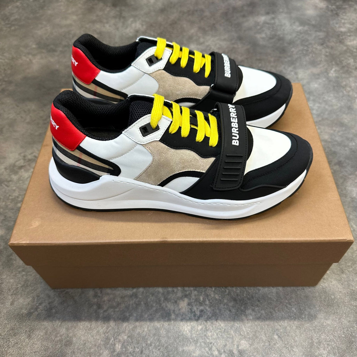 BURBERRY RAMSEY STRAP TRAINERS WHITE / BEIGE