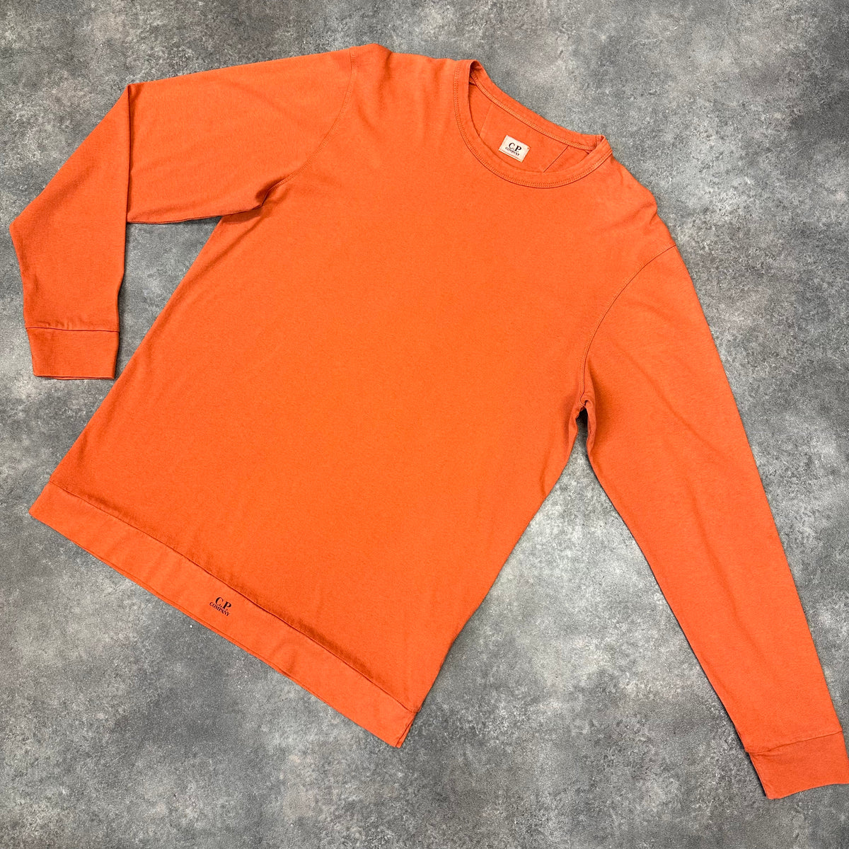 CP COMPANY SWEATSHIRT SMALL LOGO @ HEM ORANGE