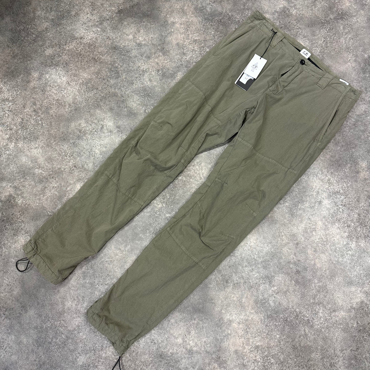 CP COMPANY LIGHTWEIGHT CARGO TROUSERS OLIVE GREEN is