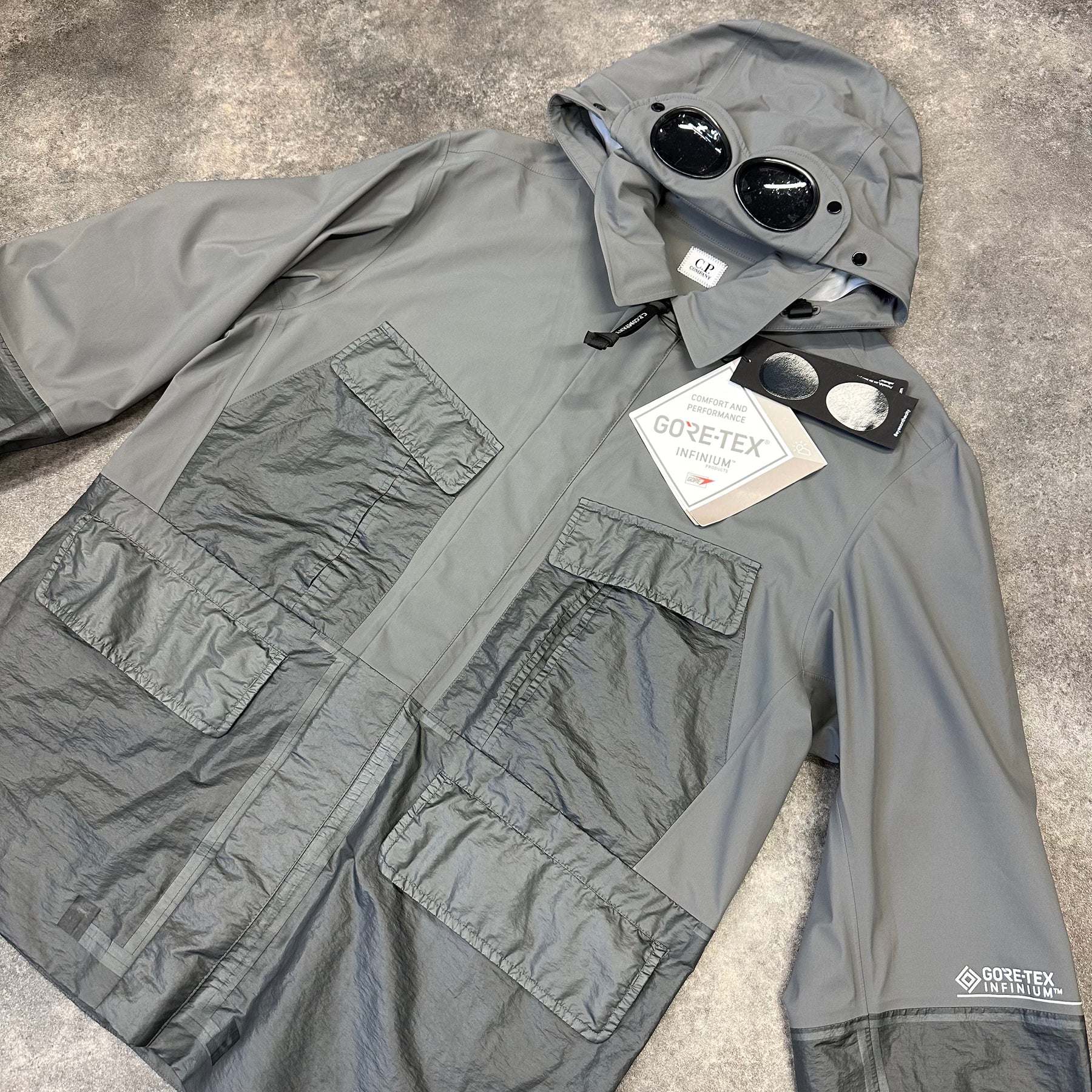 CP COMPANY GORTEX GOGGLE HOODED JACKET GREY