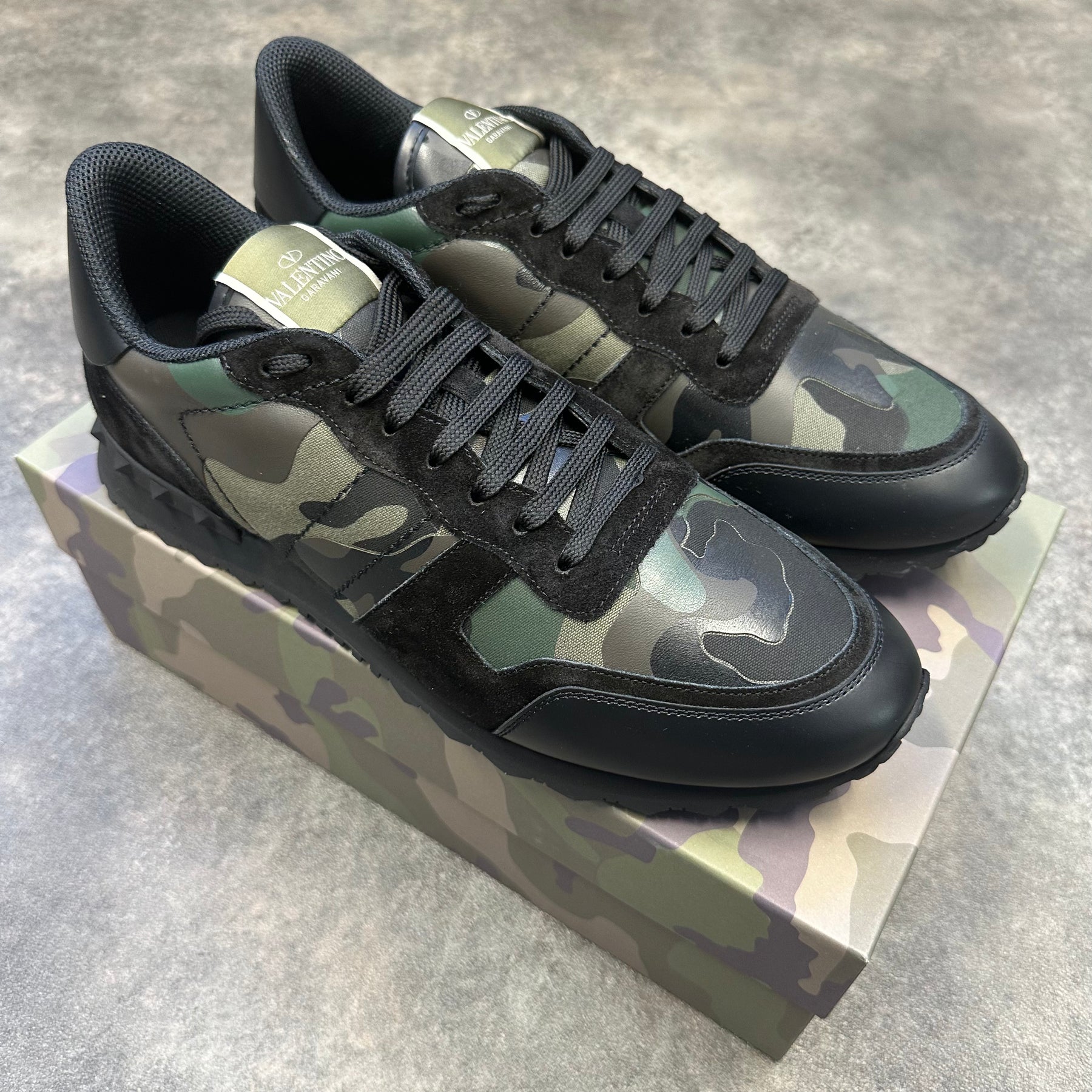 VALENTINO ROCKRUNNER LEATHER CAMO TRAINERS ARMY GREEN
