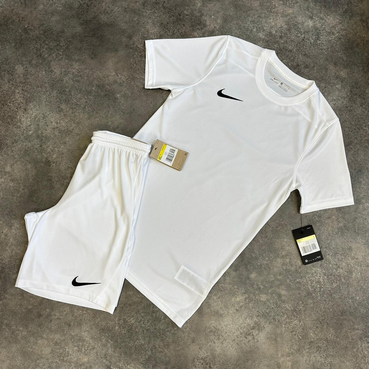 Nike Dri Fit White Set - T Shirt / Shorts – DripModaUk