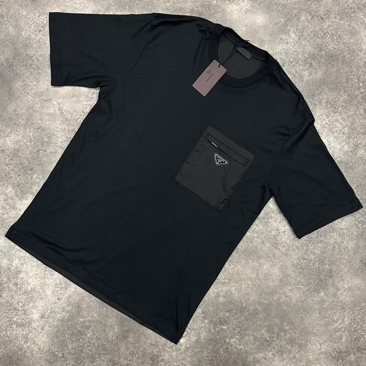 PRADA NYLON POCKET METAL LOGO T-SHIRT BLACK